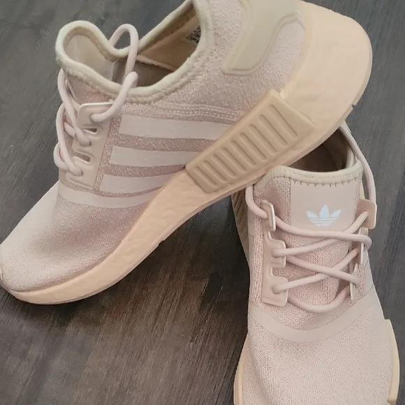 Adidas Women's Cream Sneakers