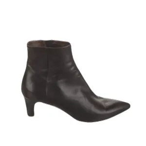 AGL leather pointed toe ankle boots