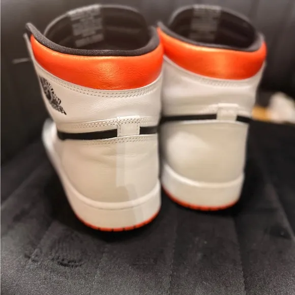 AIR JORDAN 1 RETRO HIGH OG ELECTRO ORANGE WHITE BLACK