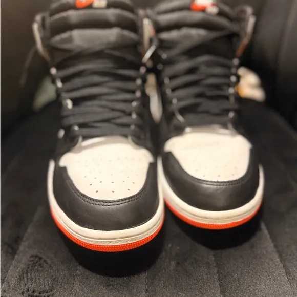 AIR JORDAN 1 RETRO HIGH OG ELECTRO ORANGE WHITE BLACK
