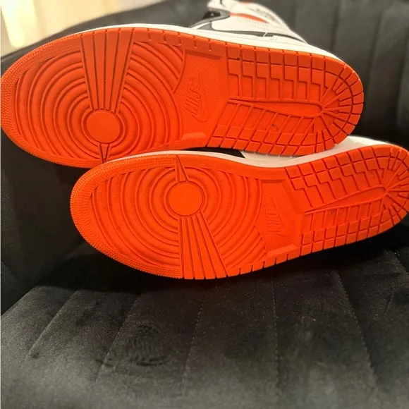 AIR JORDAN 1 RETRO HIGH OG ELECTRO ORANGE WHITE BLACK