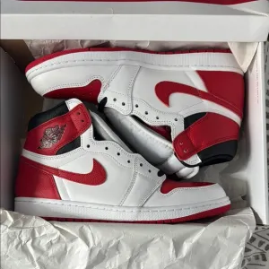 AIR Jordan 1 RETRO HIGH OG Men's Red and White Sneakers NEW in the box