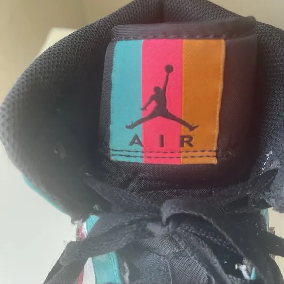Air Jordan 1 South Beach mid top size 13