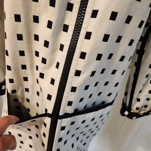 Akris Punto luxury square dots reversible coat/dress size 6 black white