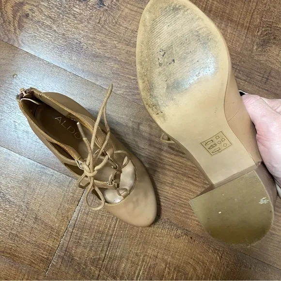 Aldo Beige Lace-Up Block Heeled Shoes - Size 8.5
