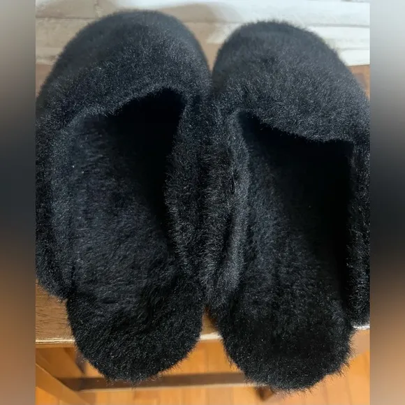 Alegria Leisurelee Black Faux Fur Slippers in Size 38 EU 8-8.5 US