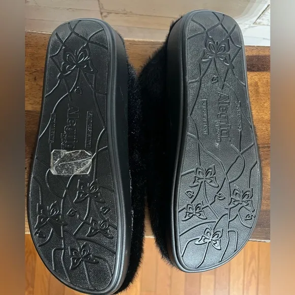 Alegria Leisurelee Black Faux Fur Slippers in Size 38 EU 8-8.5 US