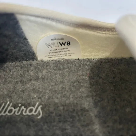 Allbirds Loungers women’s 8 off white slip on shoes