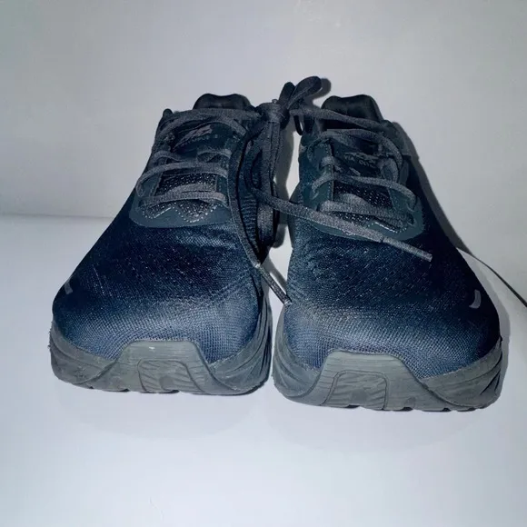 Altra Olympus 2 Running Shoes Zero Drop Cushioned Athletic Black Mens 8.5 EUC