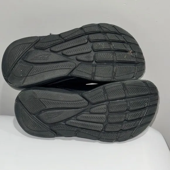Altra Olympus 2 Running Shoes Zero Drop Cushioned Athletic Black Mens 8.5 EUC