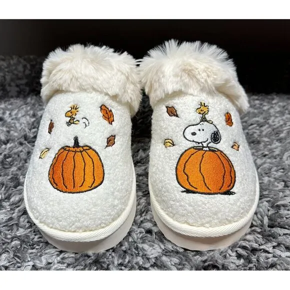 American Eagle Peanuts Slippers Womens Size 8 Ivory White‎ Fall Faux Fur Cozy