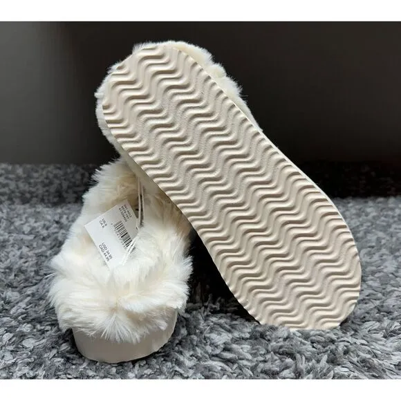 American Eagle Peanuts Slippers Womens Size 8 Ivory White‎ Fall Faux Fur Cozy