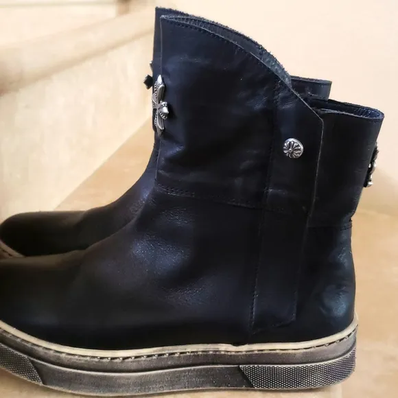 Ankle booties