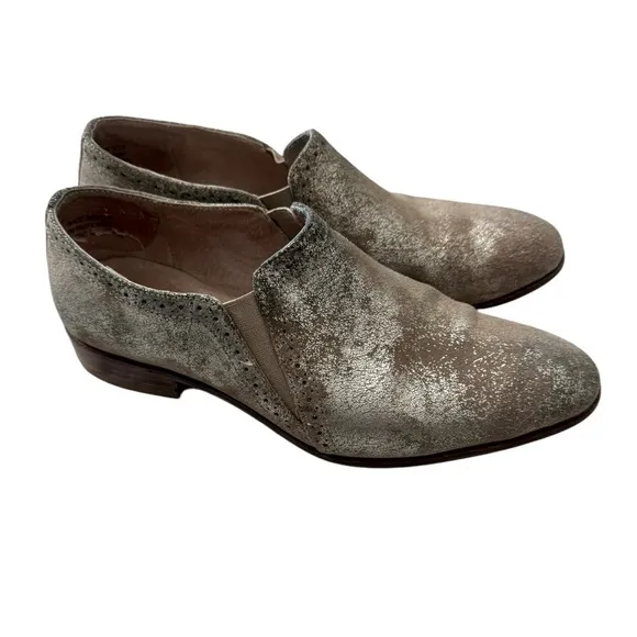 Anthropologie Liendo Seychelles Stylish Slip-On Shoes- Distressed Metallic