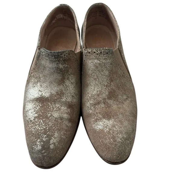 Anthropologie Liendo Seychelles Stylish Slip-On Shoes- Distressed Metallic