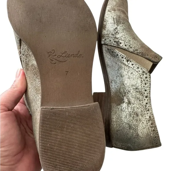 Anthropologie Liendo Seychelles Stylish Slip-On Shoes- Distressed Metallic