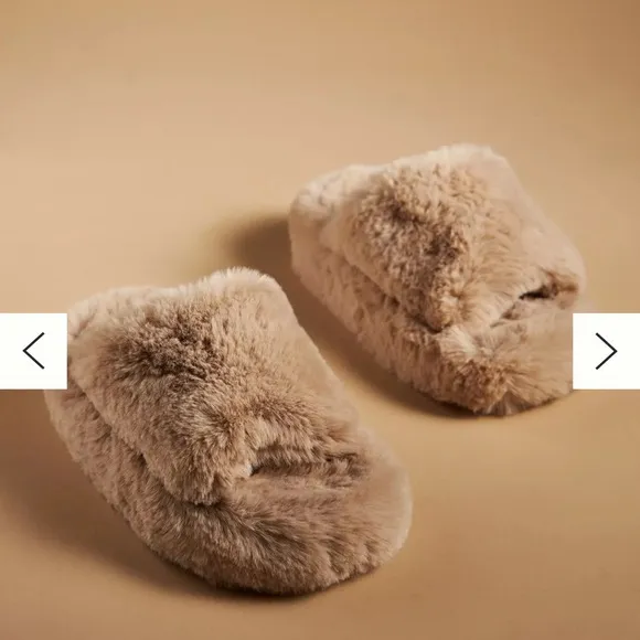 Anthropologie Maeve Fuzzy Platform Slippers sz M