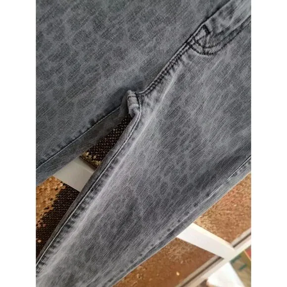 Anthropologie Mother Looker Jeans by Mother, leopard print, Made in USA Size 25