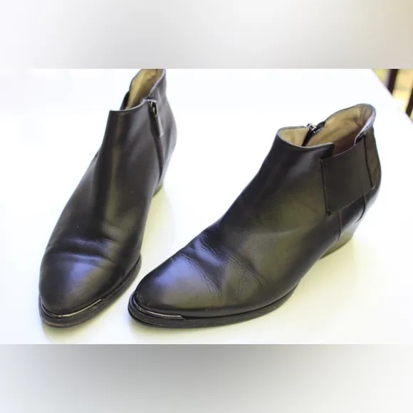 Aquatalia ankle boots