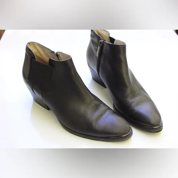 Aquatalia ankle boots