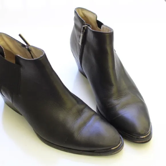 Aquatalia ankle boots