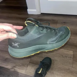 Arcteryx Men's Norvan VT 2 Hiking Outdoors Trail Vibram Sole Shoes Size 8