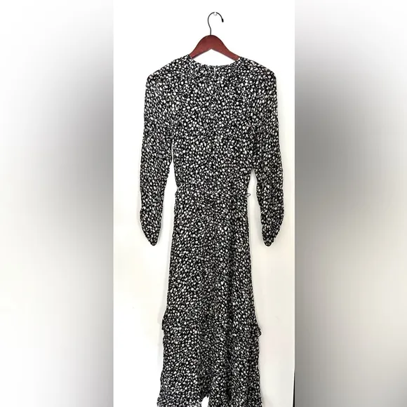 Aritzia long floral dress flowy white and black long sleeve belted