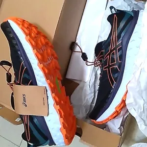 ASICS Running Shoes 8 RUNS SMALLER TRUE 7.5