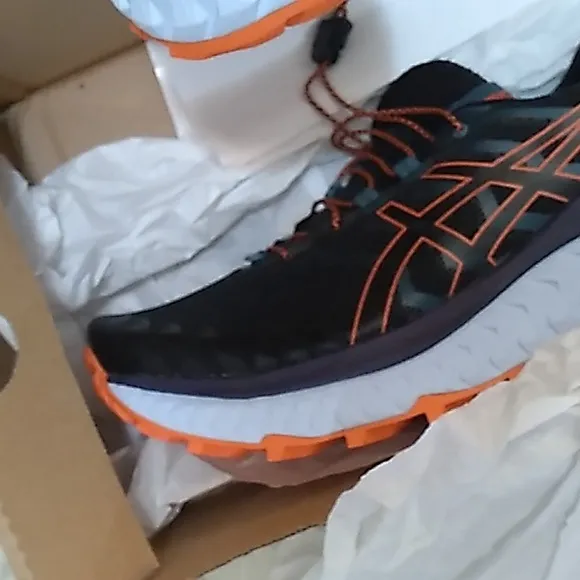 ASICS Running Shoes 8 RUNS SMALLER TRUE 7.5