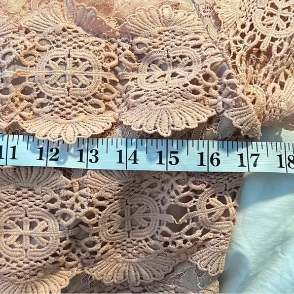 🏷️Aura the Label,Effortless &amp; Classic Bohemian Luxury, Exquisite Lace Piece, M