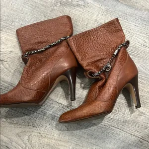 Authentic Salvatore Ferragamo Brown Leather Ankle Boots with Chain Detail size 6