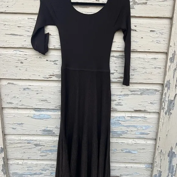 Banana Republic Sculpted V-Neck Off-Shoulder Pleated Metallic Luxury Maxi Dress