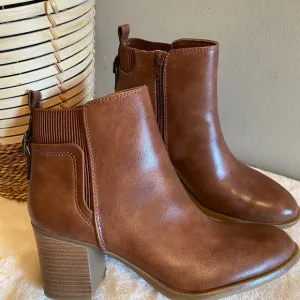 Baretraps Brown Leather Ankle Boots