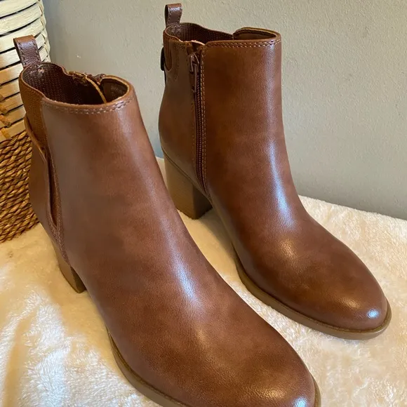 Baretraps Brown Leather Ankle Boots