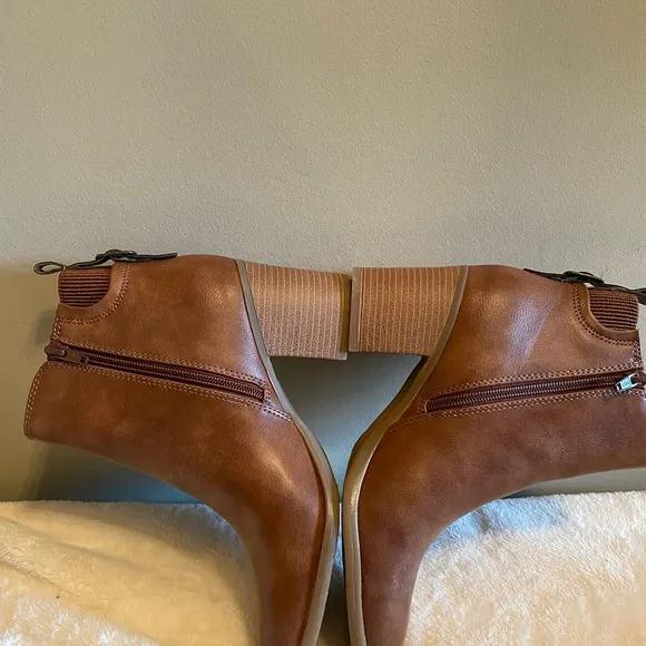 Baretraps Brown Leather Ankle Boots