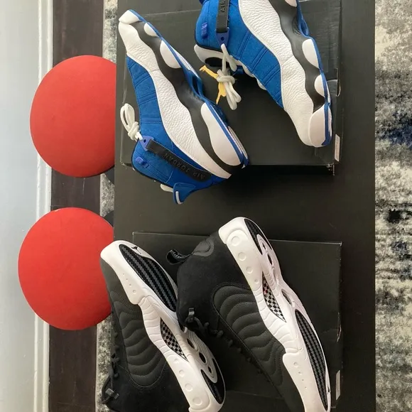 Basketball shoes lots of 2: Jordan JuMpMan Pro and Jordan 6 Rings Sneakers