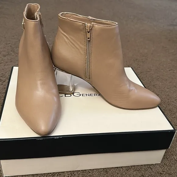 BCBGeneration beige color ankle boots Size 7.5