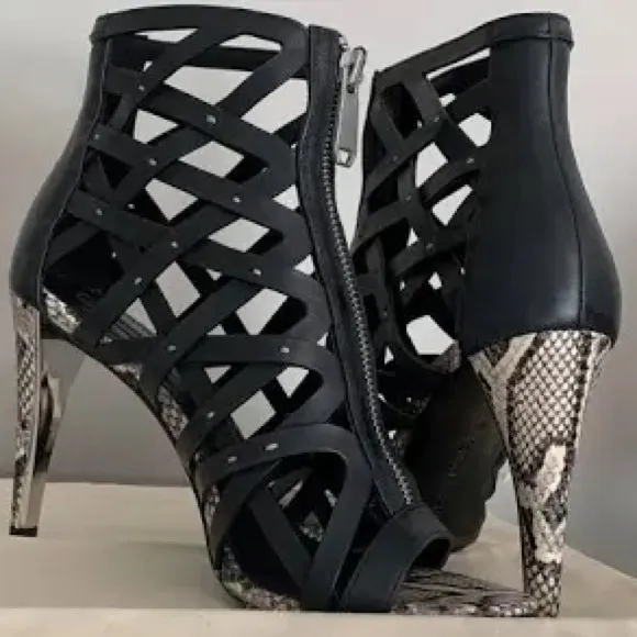 BCBGMaxAzria - BCBG Eleni Leather Caged Black Heel Snake Print Foot Bed size 9.5