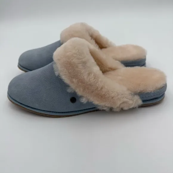 BearPaw Ladon Powder Baby Blue Slip On Fuzzy Cozy Slippers House Shoes 9 NWOT