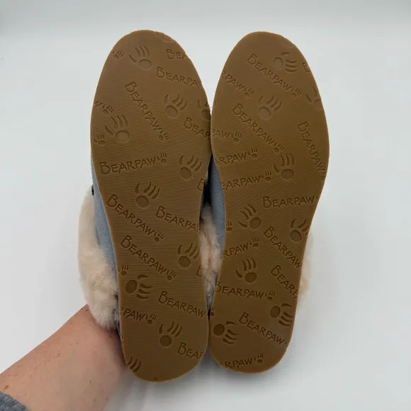 BearPaw Ladon Powder Baby Blue Slip On Fuzzy Cozy Slippers House Shoes 9 NWOT