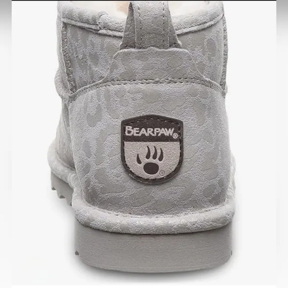 BEARPAW Shorty Exotic Winter White Leopard Glitter Suede Ankle Boots Woman 9 NWT