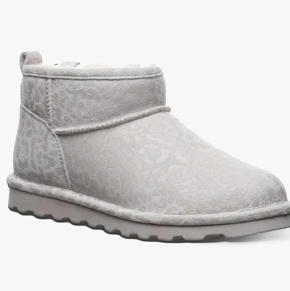 BEARPAW Shorty Exotic Winter White Leopard Glitter Suede Ankle Boots Woman 9 NWT
