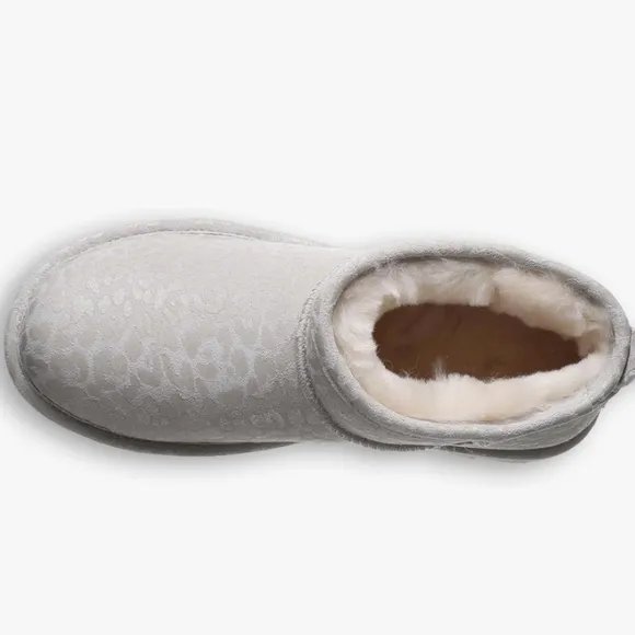 BEARPAW Shorty Exotic Winter White Leopard Glitter Suede Ankle Boots Woman 9 NWT