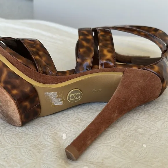 BeBe shoes with platform and Swede brown leather on the heels