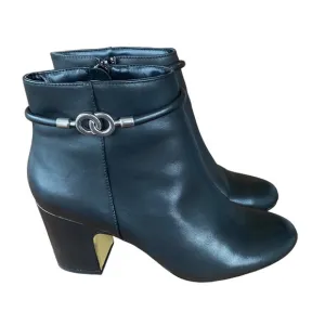 Bella Vita women’s leather Diaz black ankle boots size 9