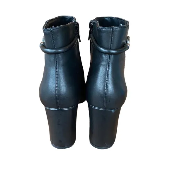 Bella Vita women’s leather Diaz black ankle boots size 9