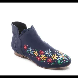 𝅺Bernardo Francine blue suede floral boots 9.5