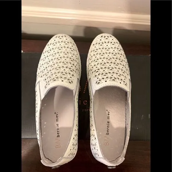 Bernie mev soft leather upper/ lining cushioned footbed slip on sneaker size 36