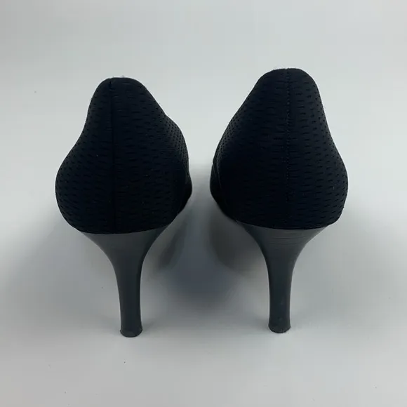 Betabrand Black heels pumps shoes pointed toe Size 8 Cushioned  Comfortable