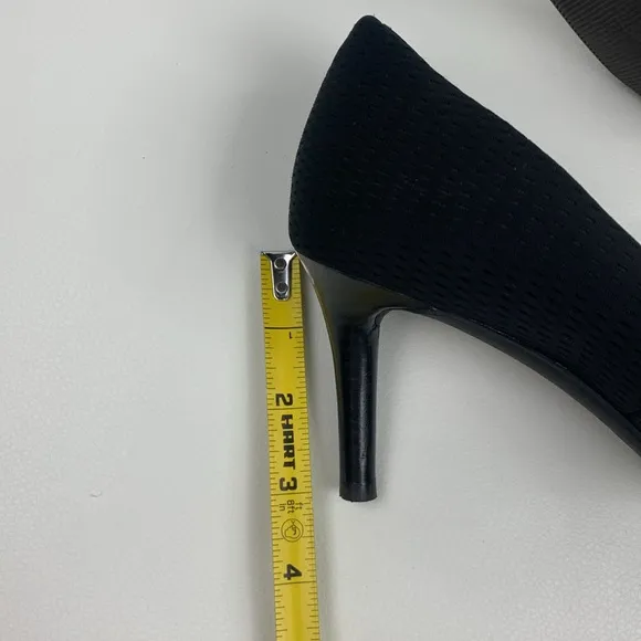 Betabrand Black heels pumps shoes pointed toe Size 8 Cushioned  Comfortable
